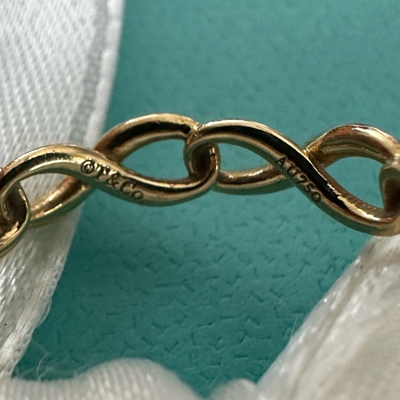Tiffany & Co Yellow Gold Infinity Ring Sz 5.5 –5.75 (but fits like 6) - Picture 6 of 11